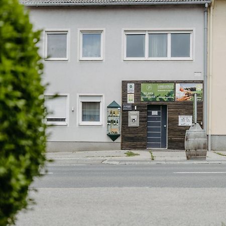 Biohof Egrieder Apartment Jois Exterior foto